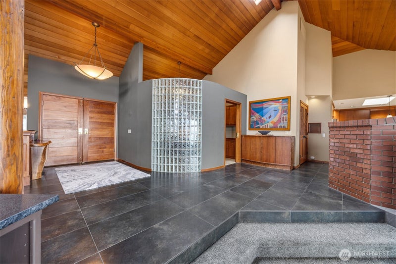 24 Shorewood Drive