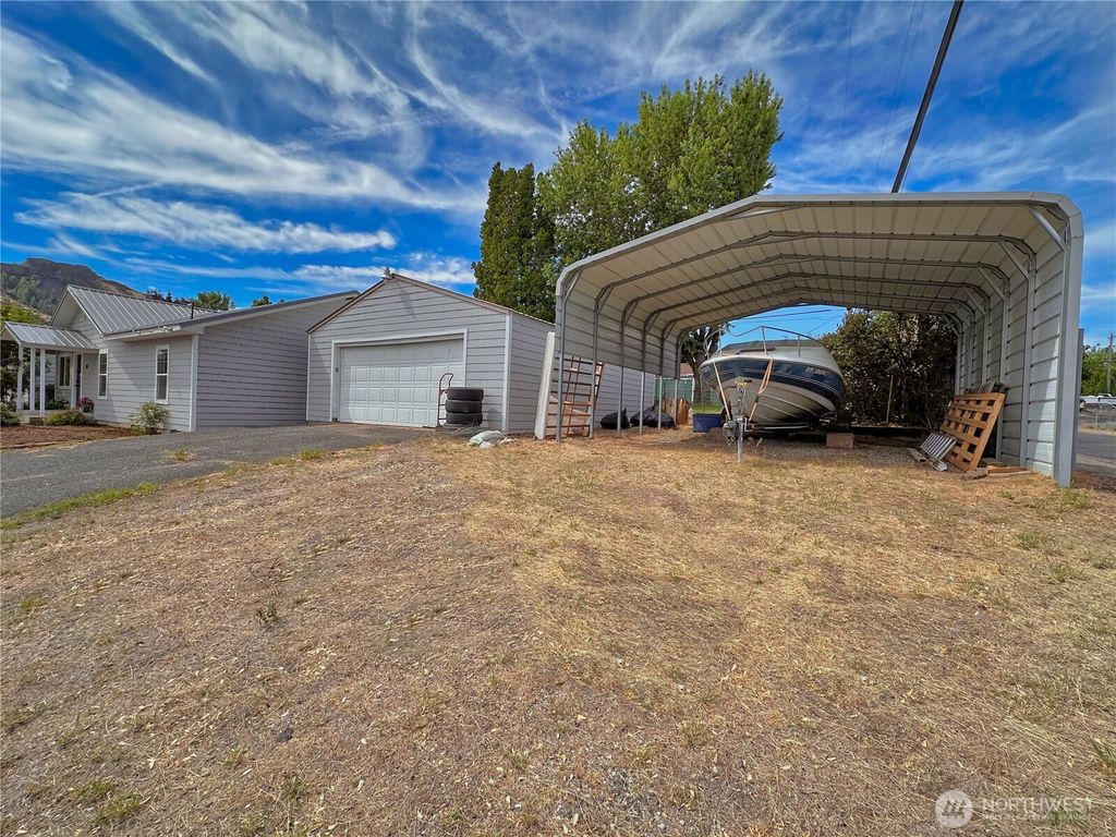 Photo of 111 Washington Place, Electric City, WA 99123 (MLS # 2526054)