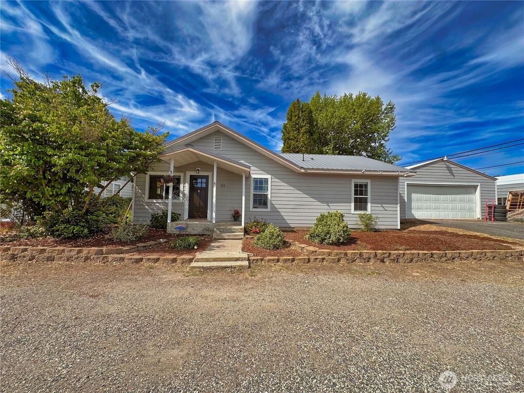 Photo of 111 Washington Place, Electric City, WA 99123 (MLS # 2526054)
