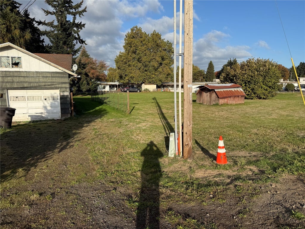 Photo of 1425 River Road, Longview, WA 98632 (MLS # 2597761)