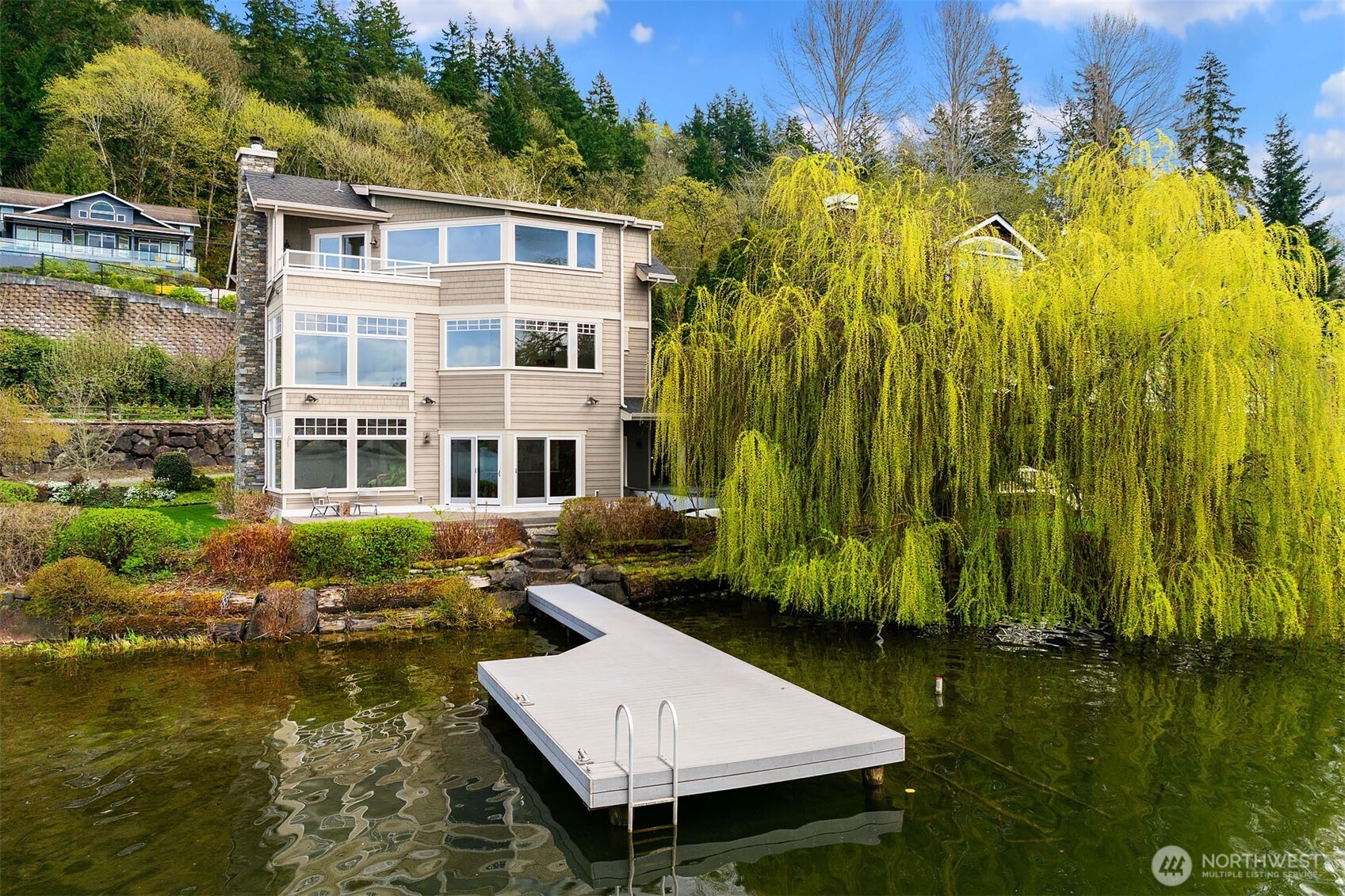 2033 E Lake Sammamish Parkway NE