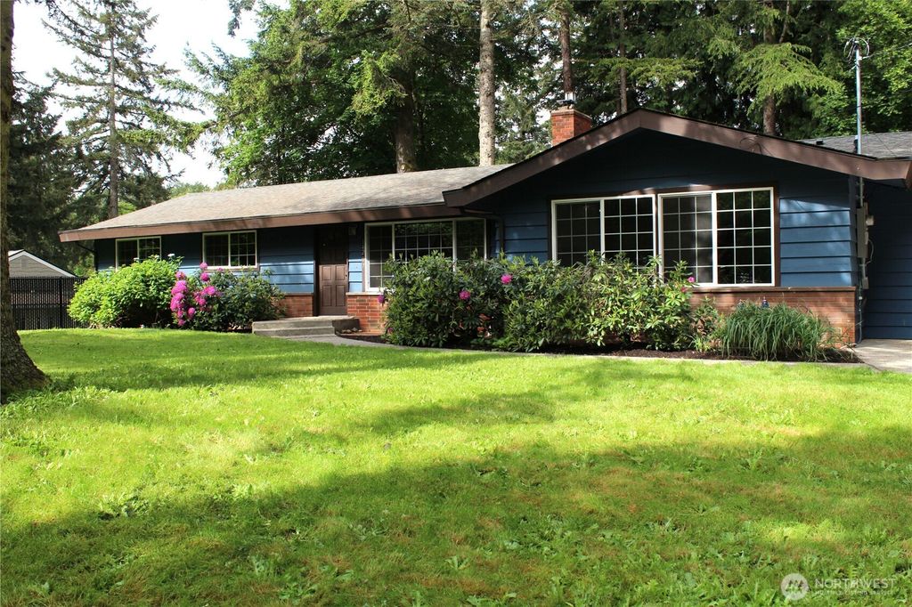 Photo of 14207 177th Avenue SE, Renton, WA 98059 (MLS # 2376955)