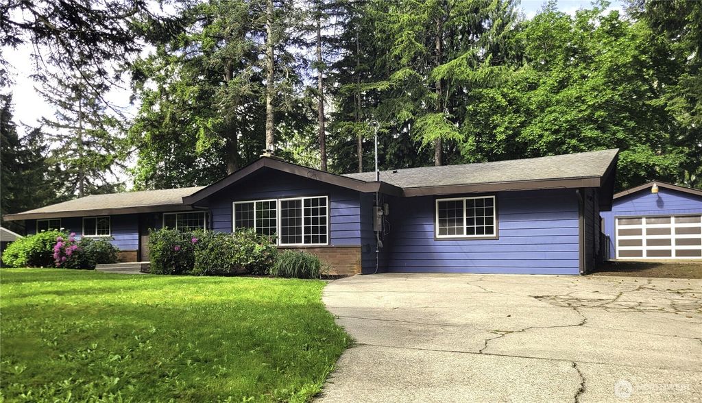 Photo of 14207 177th Avenue SE, Renton, WA 98059 (MLS # 2376955)