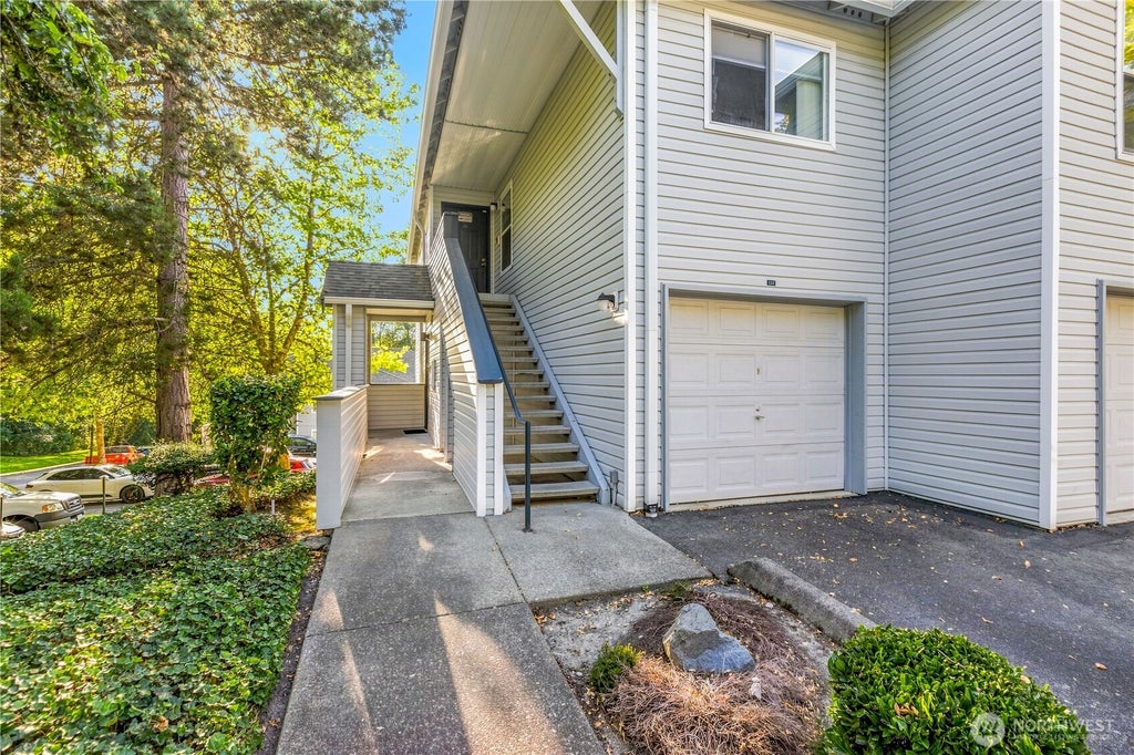 Photo of 33020 10th Avenue SW #N201, Federal Way, WA 98023 (MLS # 2570407)