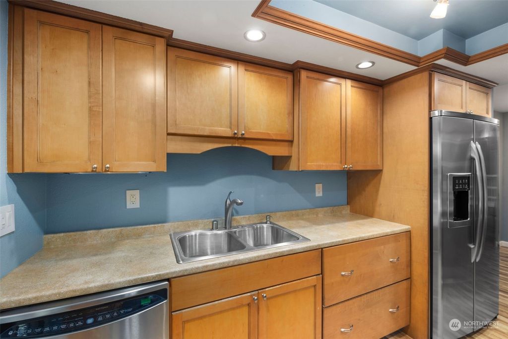 Photo of 4727 W Lake Sammamish Parkway SE #B105, Issaquah, WA 98027 (MLS # 2201722)