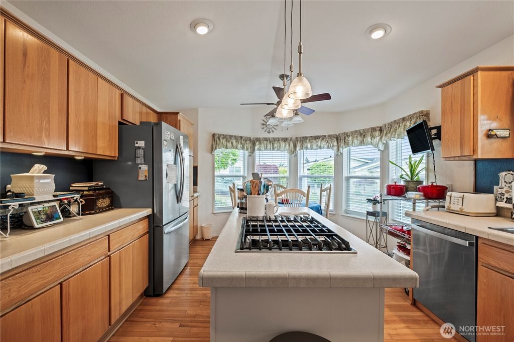 Photo of 27229 217th Place SE, Maple Valley, WA 98038 (MLS # 2527866)