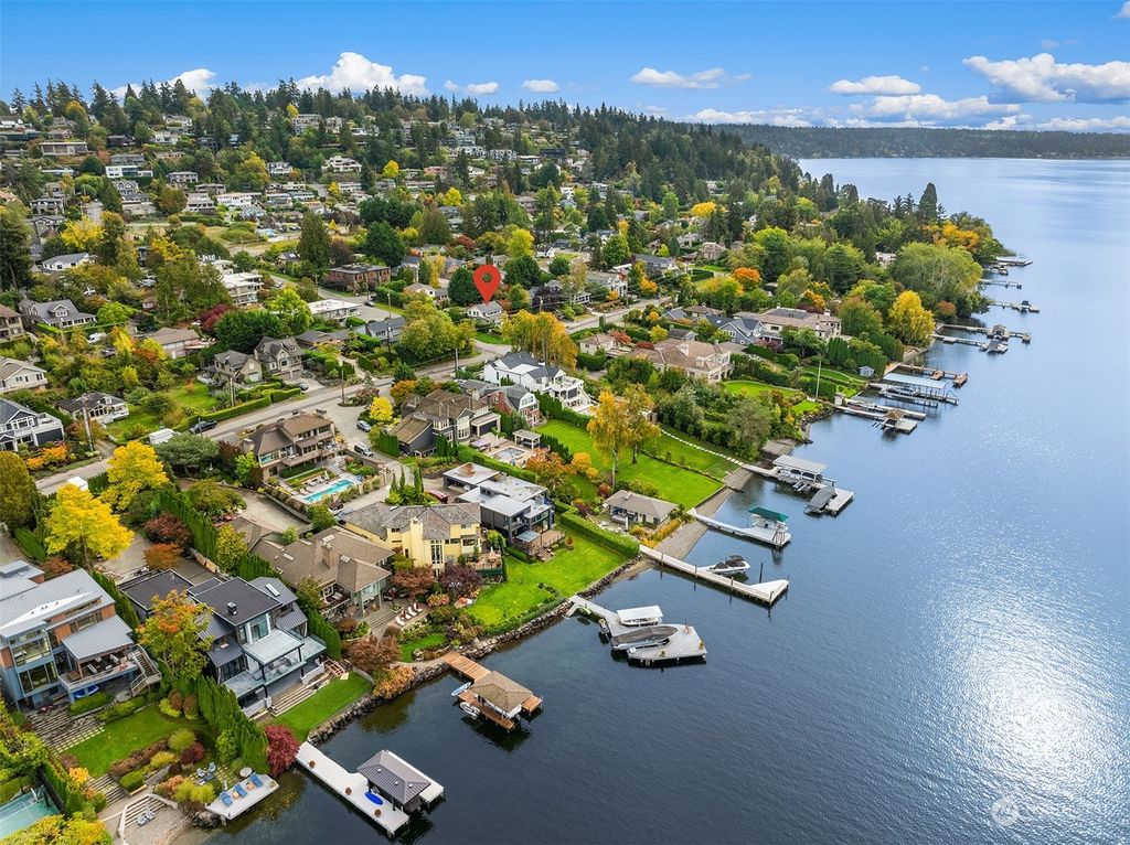 Photo of 2800 60th Avenue SE, Mercer Island, WA 98040 (MLS # 2301211)