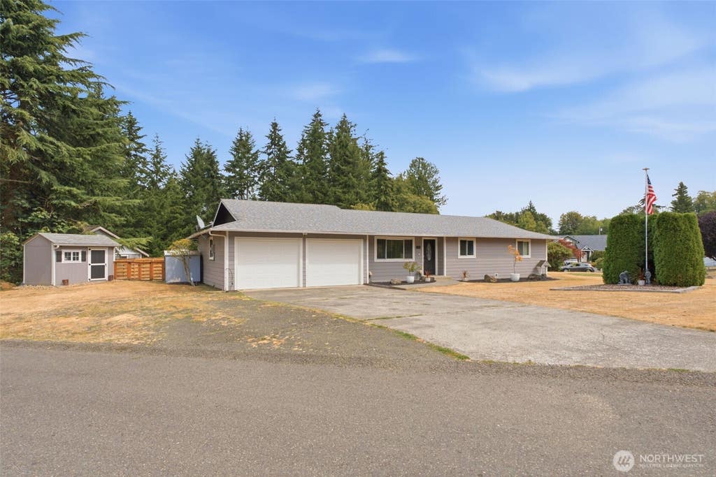 Photo of 3989 Coronet Place SE, Port Orchard, WA 98366 (MLS # 2572384)