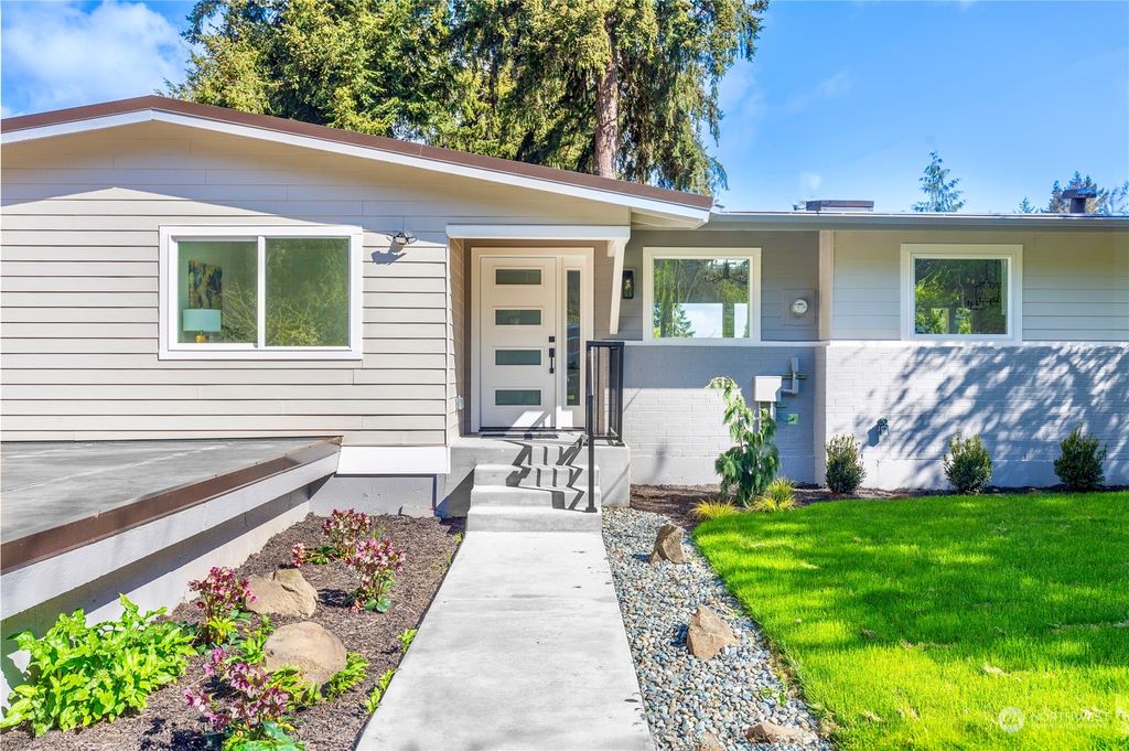 Photo of 15812 SE 26th Street, Bellevue, WA 98008 (MLS # 2202766)