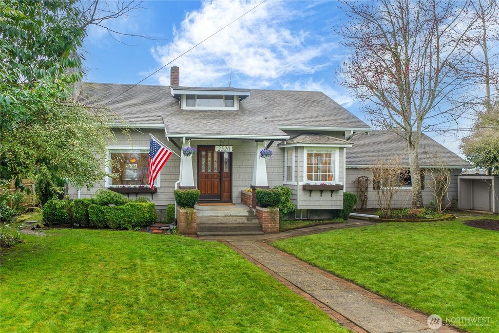 Photo of 2520 Locust Avenue W, University Place, WA 98466 (MLS # 2492354)