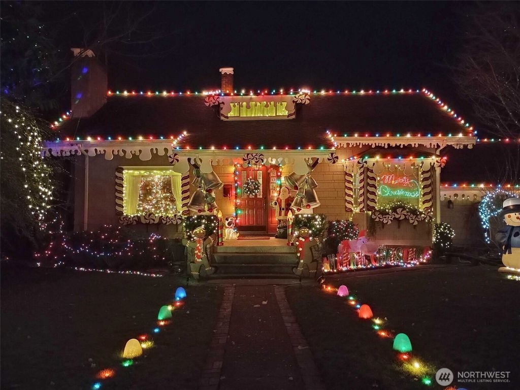 Photo of 2520 Locust Avenue W, University Place, WA 98466 (MLS # 2492354)