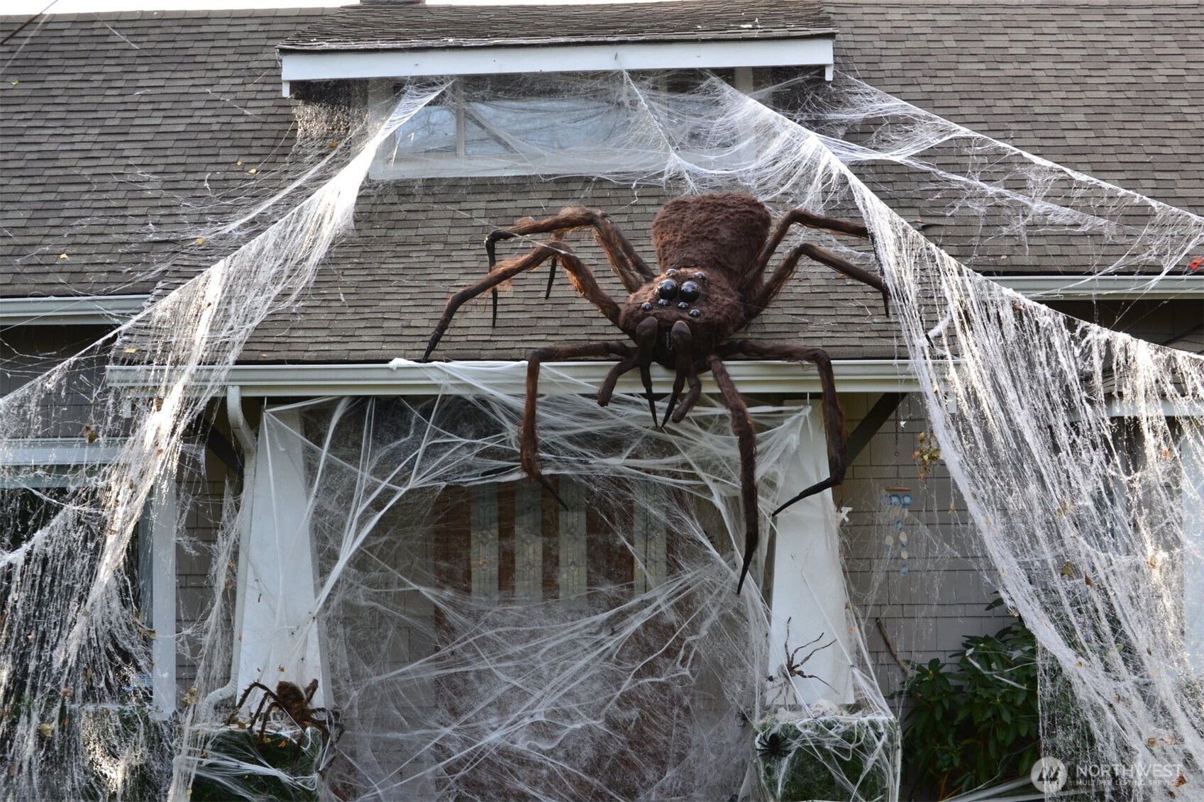 2520 Locust Avenue W