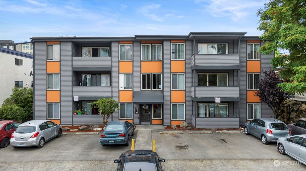 Photo of 12333 33rd Avenue NE, Seattle, WA 98125 (MLS # 2190425)