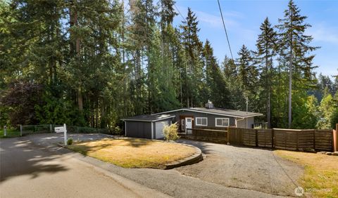 Photo of 6204 170th Place SW, Lynnwood, WA 98037 (MLS # 2503205)