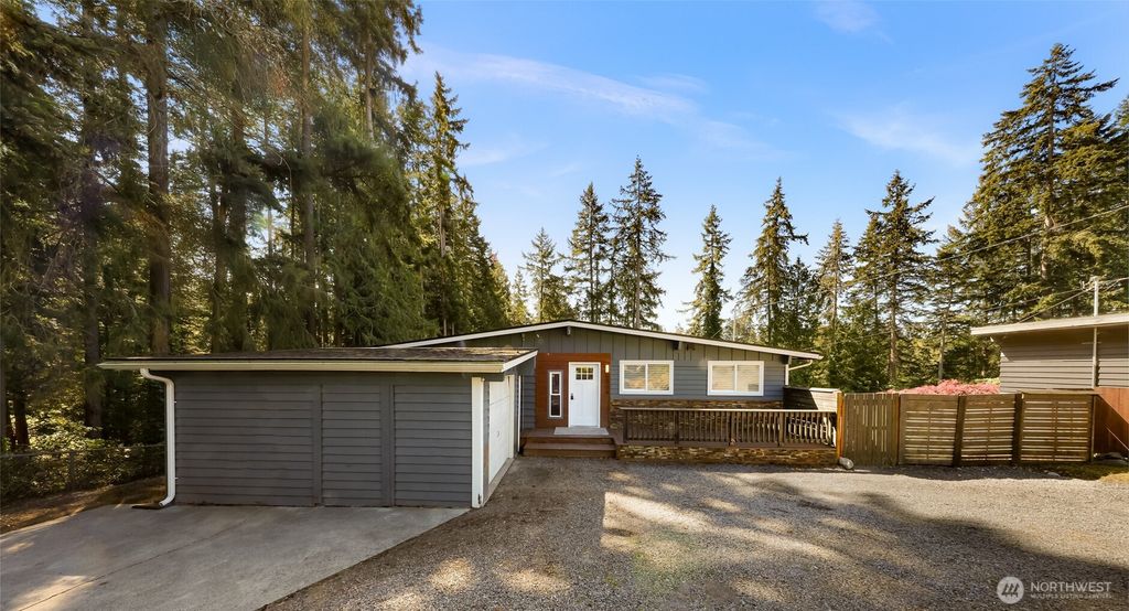 Photo of 6204 170th Place SW, Lynnwood, WA 98037 (MLS # 2503205)