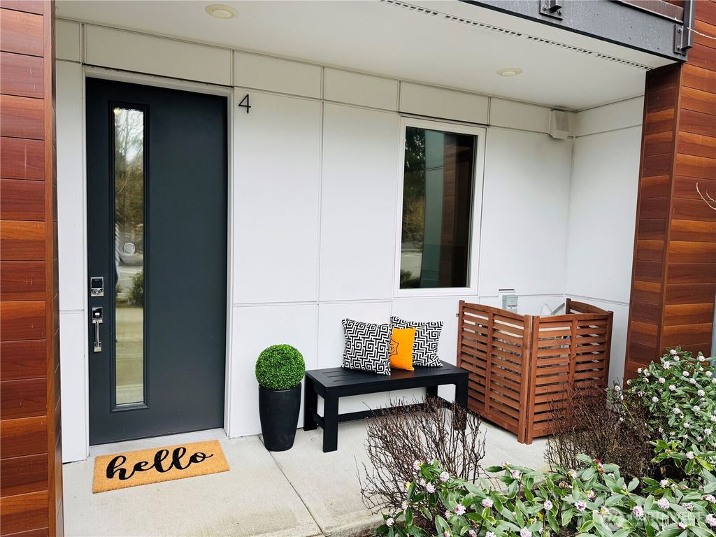 Photo of 23121 NE 8th Street #A4, Sammamish, WA 98074 (MLS # 2485545)