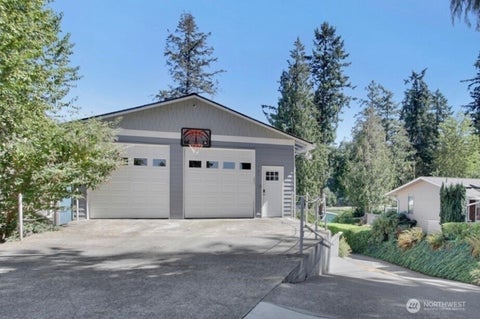 Photo of 18810 51st ST E, Lake Tapps, WA 98391 (MLS # 2591523)