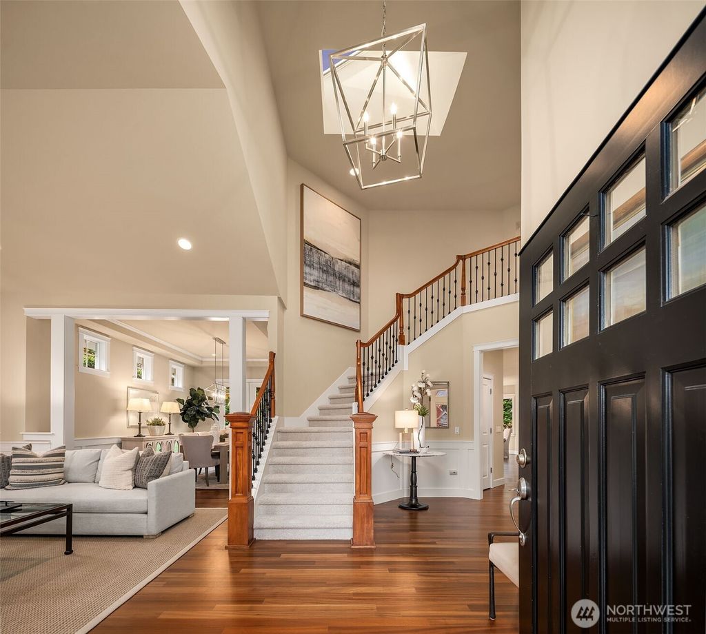 Photo of 9818 NE 19th Street, Bellevue, WA 98004 (MLS # 2343065)