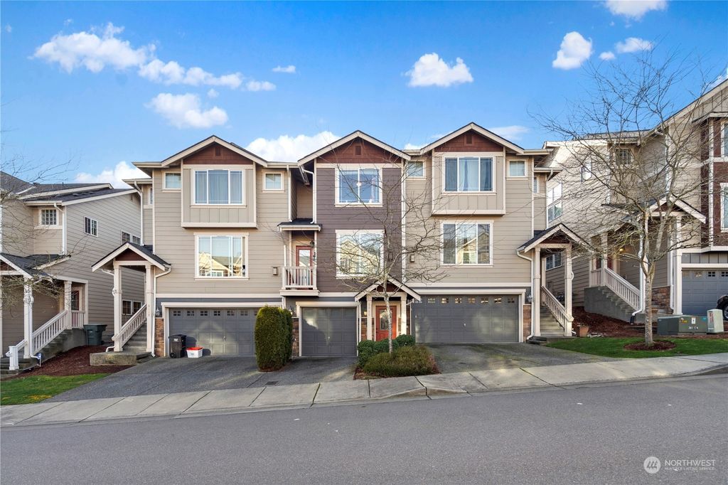 Photo of 3040 Belmonte Lane, Everett, WA 98201 (MLS # 2034220)