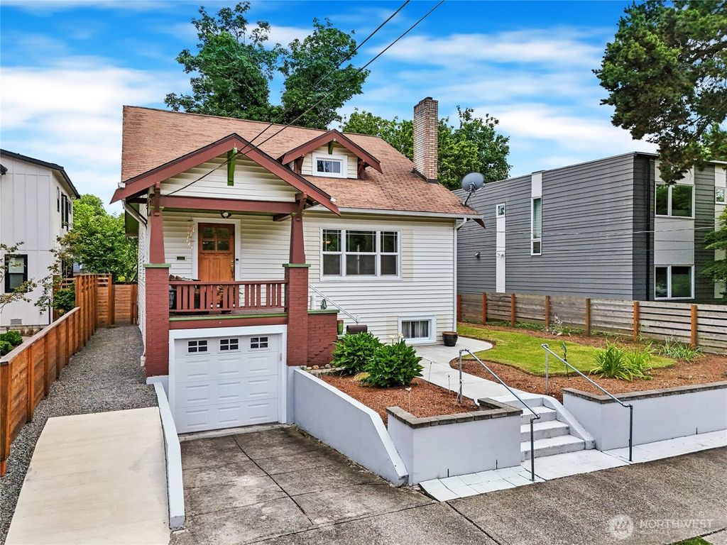 Photo of 310 26th Avenue, Seattle, WA 98122 (MLS # 2385749)