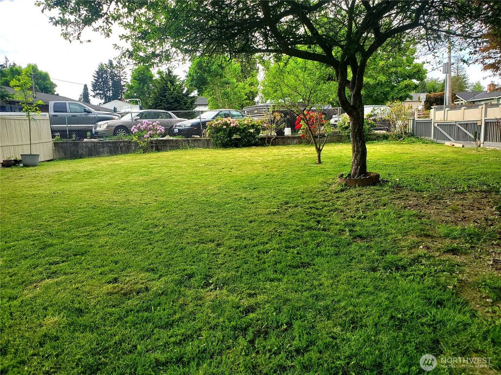 Photo of 16 E Intercity Avenue, Everett, WA 98208 (MLS # 2440045)