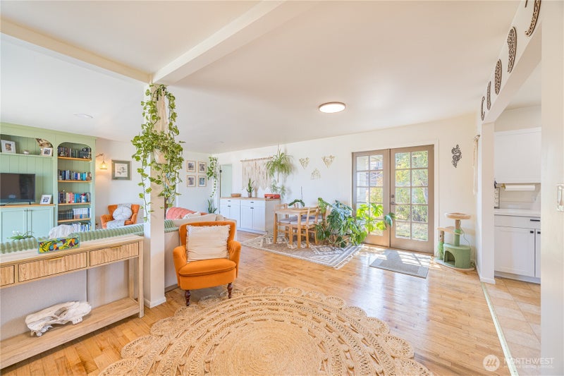 820 W 12th Street