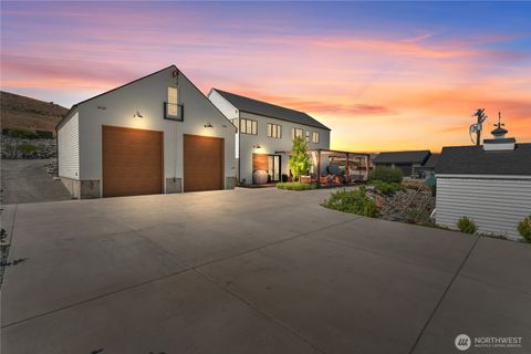 Photo of 485 Hidden Lane, Chelan, WA 98816 (MLS # 2442786)