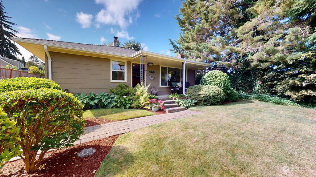 Photo of 145 NE 95th St, Seattle, WA 98115 (MLS # 2279585)