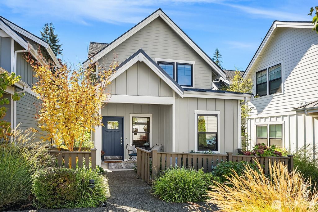 Photo of 22773 SE 14th Court #10, Sammamish, WA 98075 (MLS # 2441659)