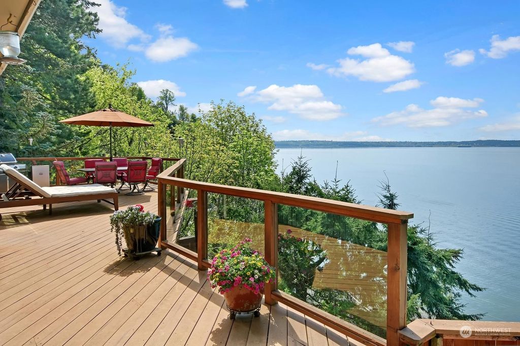 Photo of 6623 Whitman Avenue NE, Tacoma, WA 98422 (MLS # 2065928)