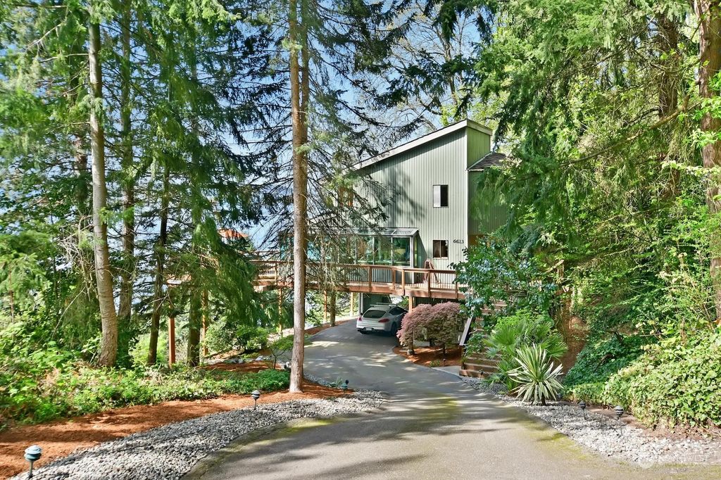 Photo of 6623 Whitman Avenue NE, Tacoma, WA 98422 (MLS # 2065928)