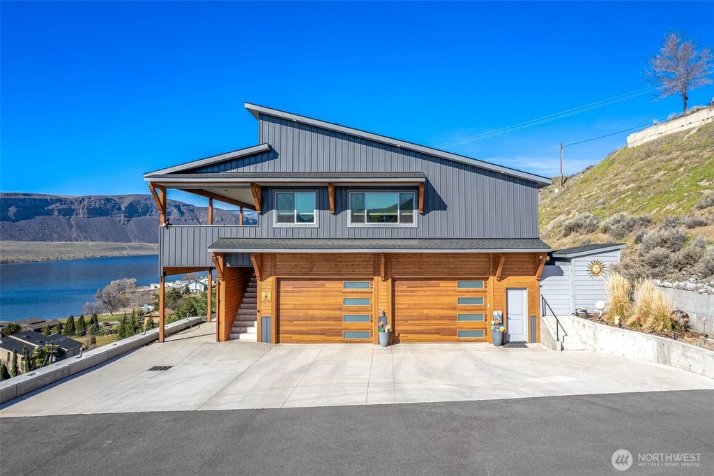 Photo of 23 Elk View Dr Dr, Quincy, WA 98848 (MLS # 2483689)