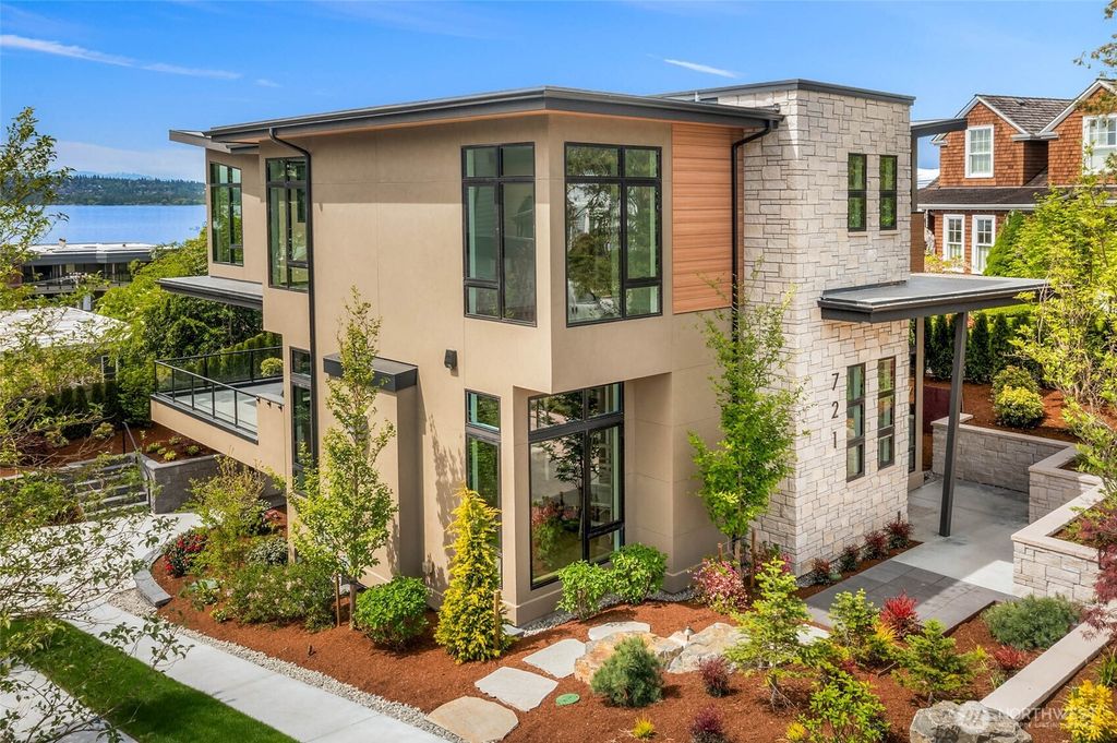 Photo of 721 2nd Street S, Kirkland, WA 98033 (MLS # 2429476)