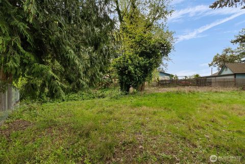 Photo of 226 S Oyster Bay Ave Ave, Bremerton, WA 98312 (MLS # 2513438)