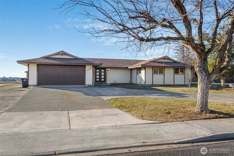 Photo of 306 N Crestview Drive, Moses Lake, WA 98837 (MLS # 2469464)