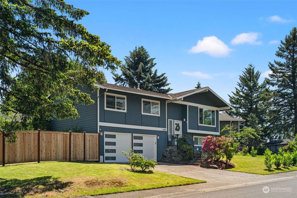 Photo of 13512 129th Place NE, Kirkland, WA 98034 (MLS # 2238390)