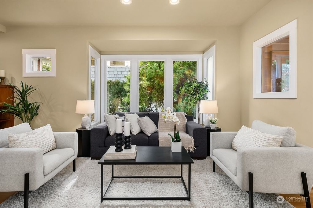 Photo of 1825 5th Avenue W, Seattle, WA 98119 (MLS # 2299922)