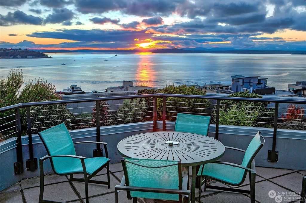 Photo of 2621 2nd Avenue #504, Seattle, WA 98121 (MLS # 2287909)