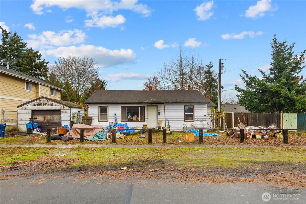 Photo of 904 B Street SE, Auburn, WA 98002 (MLS # 2456394)