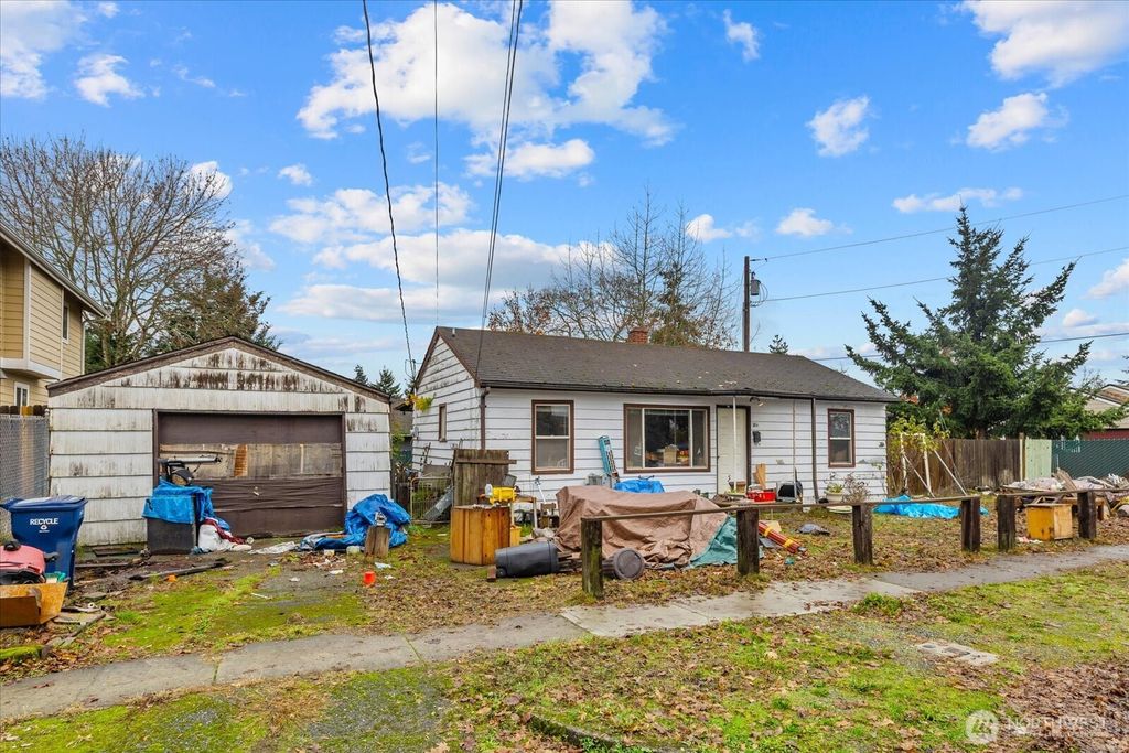 Photo of 904 B Street SE, Auburn, WA 98002 (MLS # 2456394)