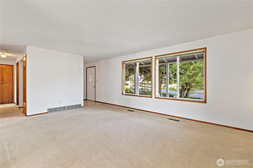 Photo of 34044 51st Avenue S, Auburn, WA 98001 (MLS # 2357823)