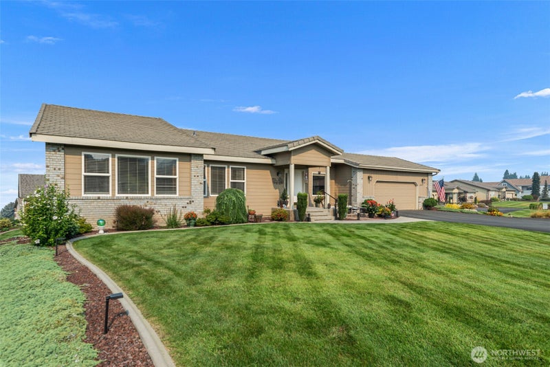 1380 Eastmont Avenue 1001