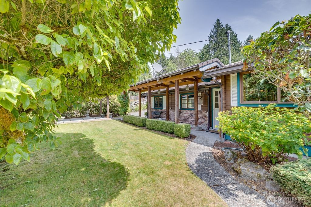 Photo of 17920 Circle Drive, Bothell, WA 98011 (MLS # 2398192)