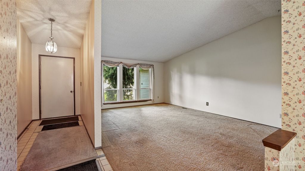 Photo of 10251 NE 118th Place, Kirkland, WA 98034 (MLS # 2249271)