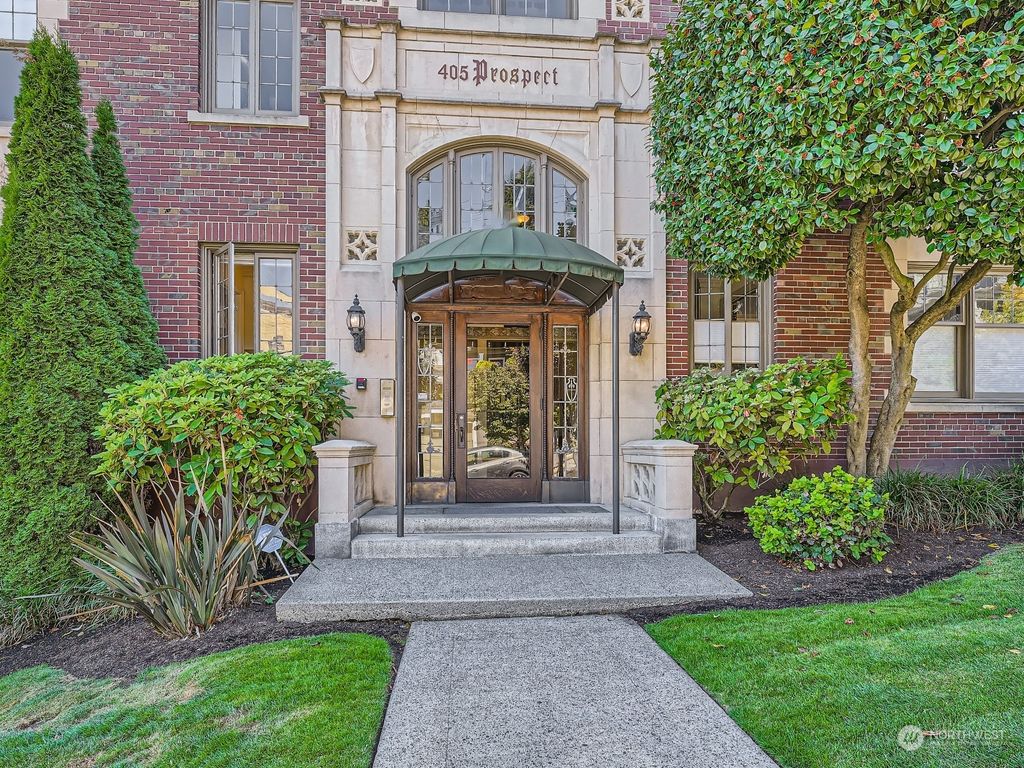 Photo of 405 Prospect Street #102, Seattle, WA 98109 (MLS # 2147325)