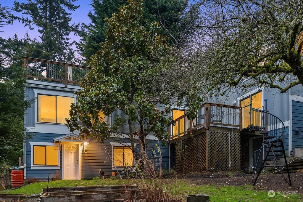 Photo of 10539 Alton Avenue NE, Seattle, WA 98125 (MLS # 2048245)