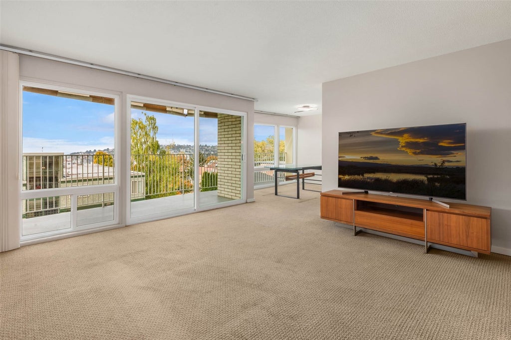 Photo of 525 Belmont Avenue E #3C, Seattle, WA 98102 (MLS # 2595446)