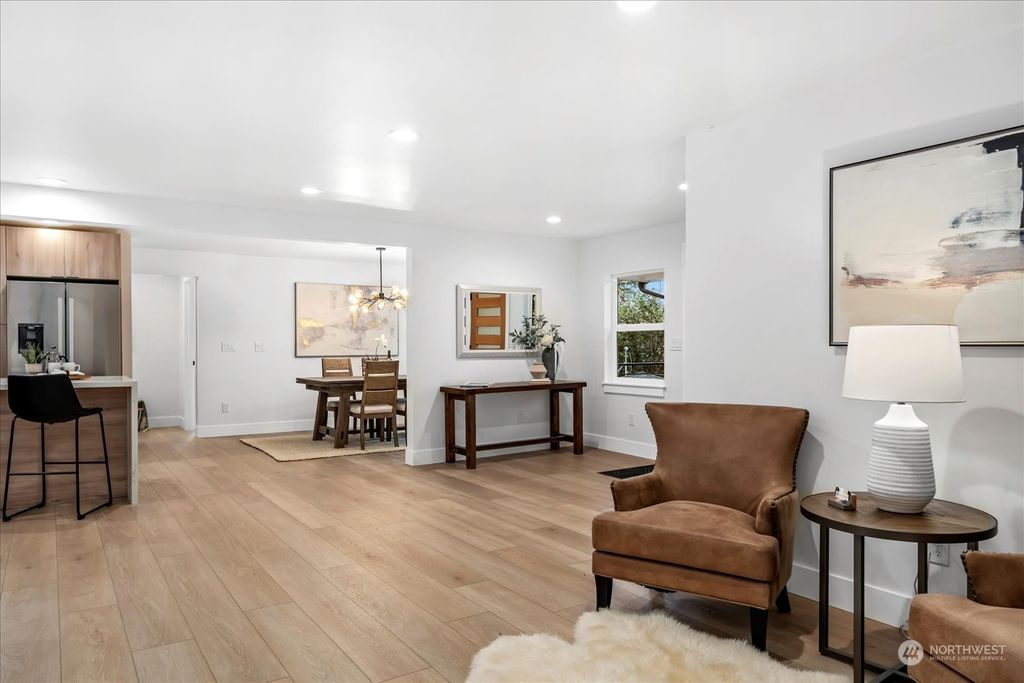 Photo of 9405 45th Avenue NE, Seattle, WA 98115 (MLS # 2184858)