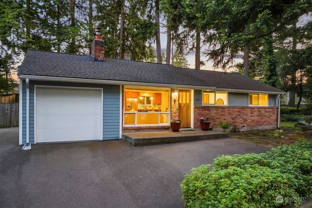 Photo of 12561 Roosevelt Way NE, Seattle, WA 98125 (MLS # 2132798)