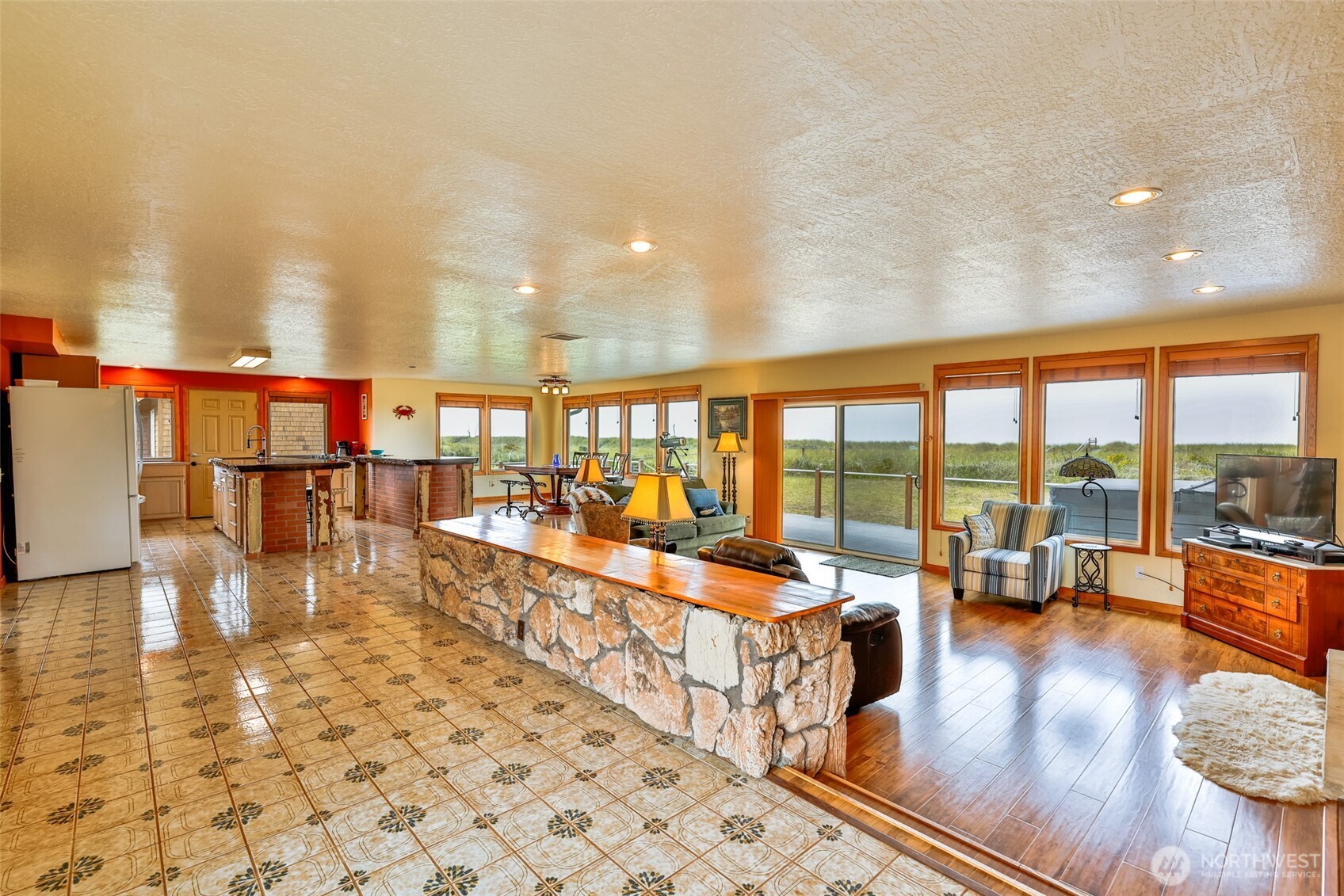 401 Wind Sand Lane W